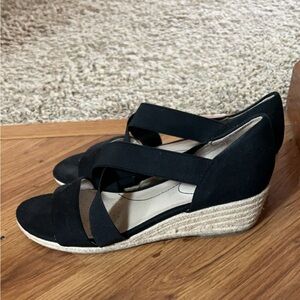 Women’s cork strappy sandal size 9